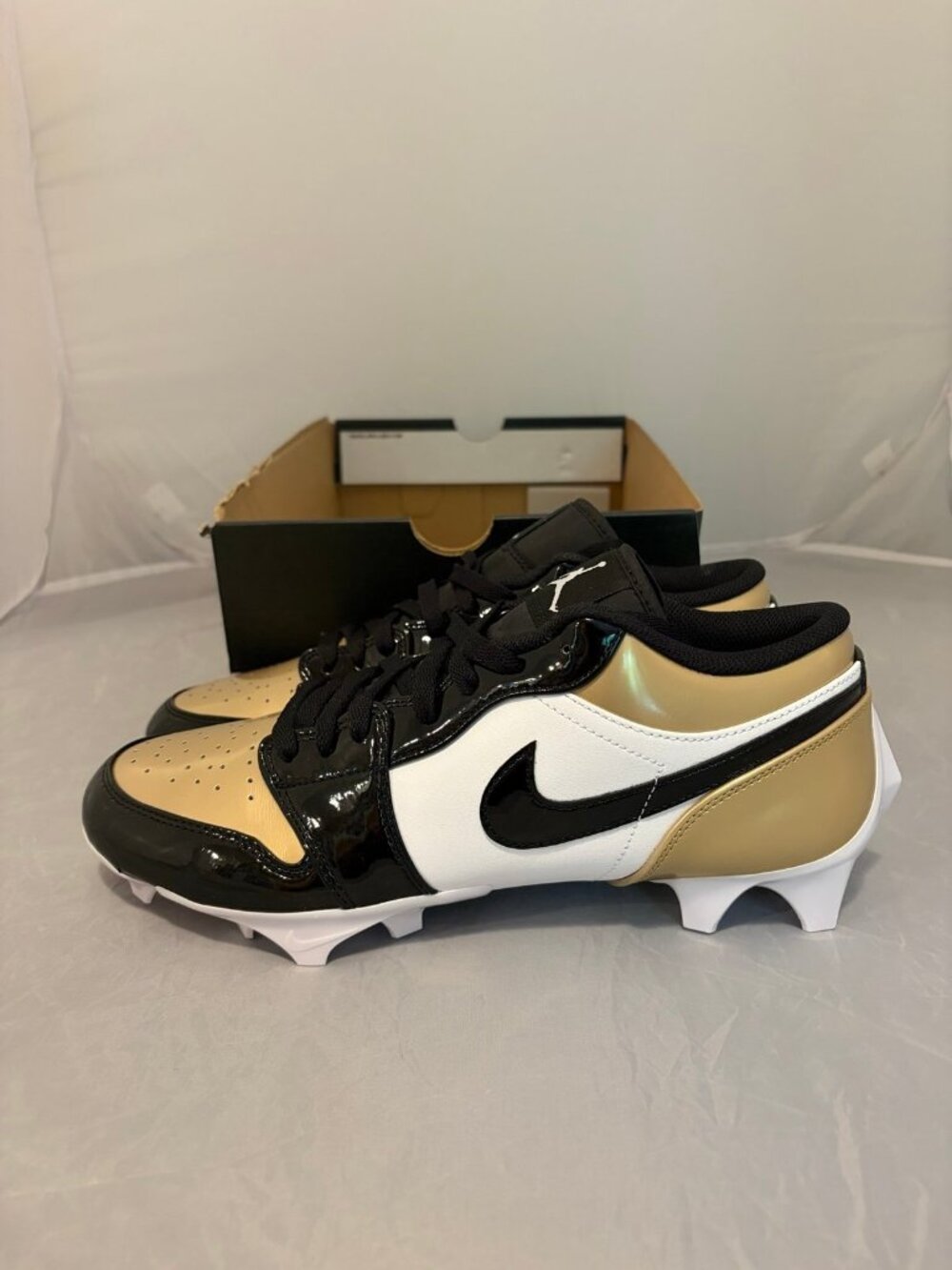 Jordan 1 low TD gold toe black football cleats men’s size 10.5 FJ6245 701 New